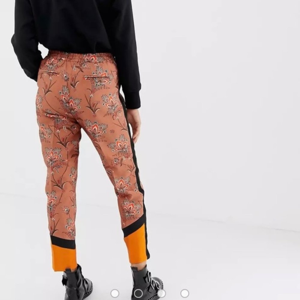 MAISON SCOTCH - SCOTCH & SODA FLORAL AND  CONTRAST PANEL PRINTED PANTS - Picture 2 of 14